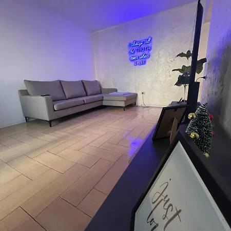 Cozy At Tirana's Center Appartement *