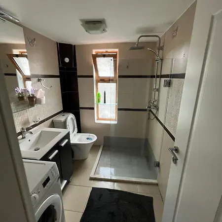 Apartment Cozy At Tirana's Center *