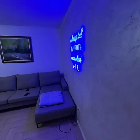 Cozy At Tirana's Center Apartment *